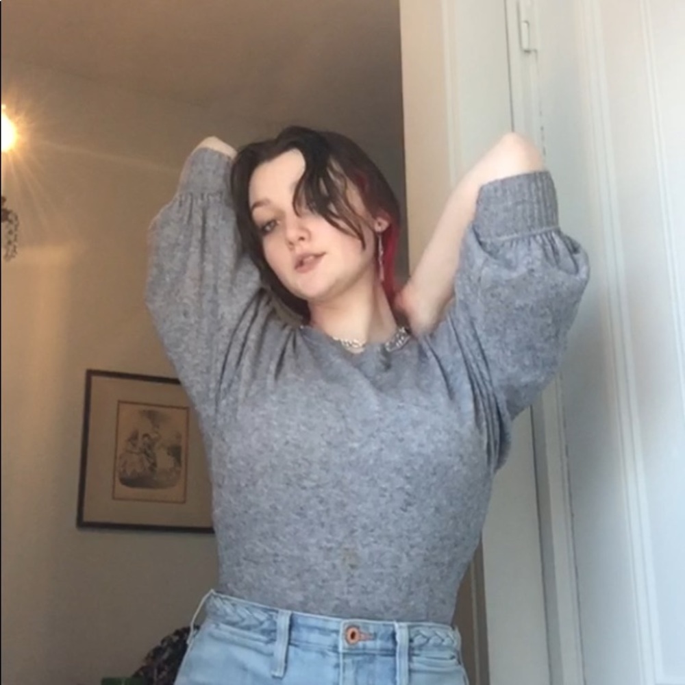 Cropped short sleeve grey sweater